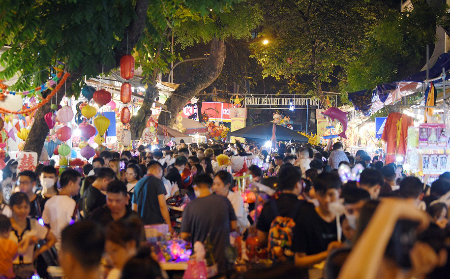 Hanoi Old Quarter Night Market - Vietnam Night Markets in Hanoi