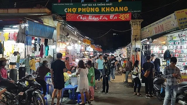 Phung Khoang Night Market - Vietnam Night Markets in Hanoi