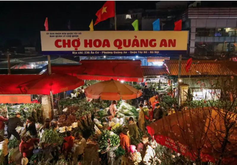 Quang Ba Flower Night Market - Vietnam Night Markets in Hanoi