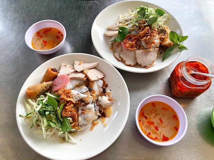 Bun Rieu Cua - Crab Paste Vermicelli Soup